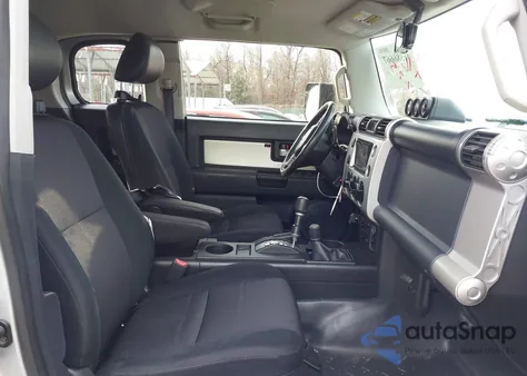 2007 Toyota Fj Cruiser z USA, uszkodzony, nr VIN JTEBU11F670050929